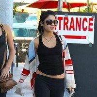 Vanessa Hudgens goes shopping for groceries at Trader Joe | Picture 88422